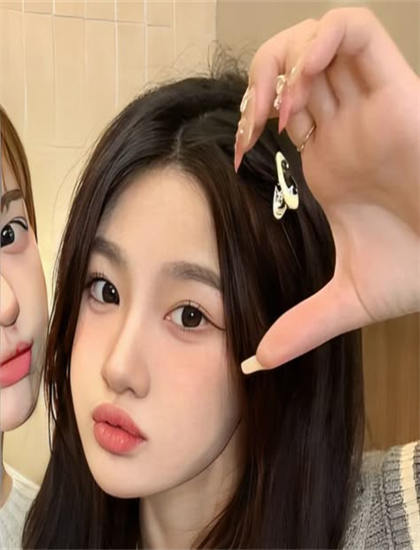 口碑佳作：《冰上姐妹》电影与电视剧比较：媒介差异与叙事特点